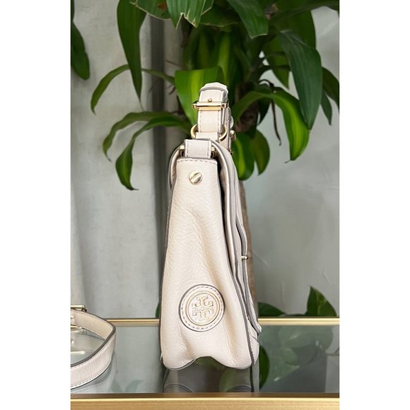 ♦️♦️  TORY BURCH AUTHENTIC VINTAGE WHITE CROSSBODY HANDBAG ♦️♦️ - Picture 9 of 15